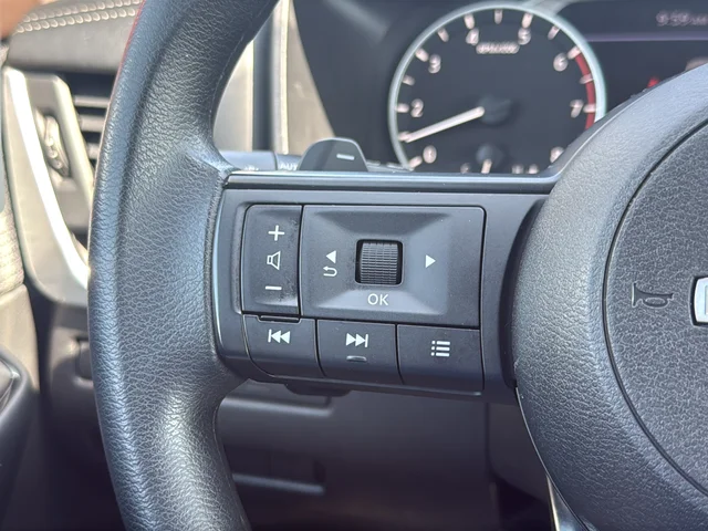 Used 2023 Gray Nissan S image 19