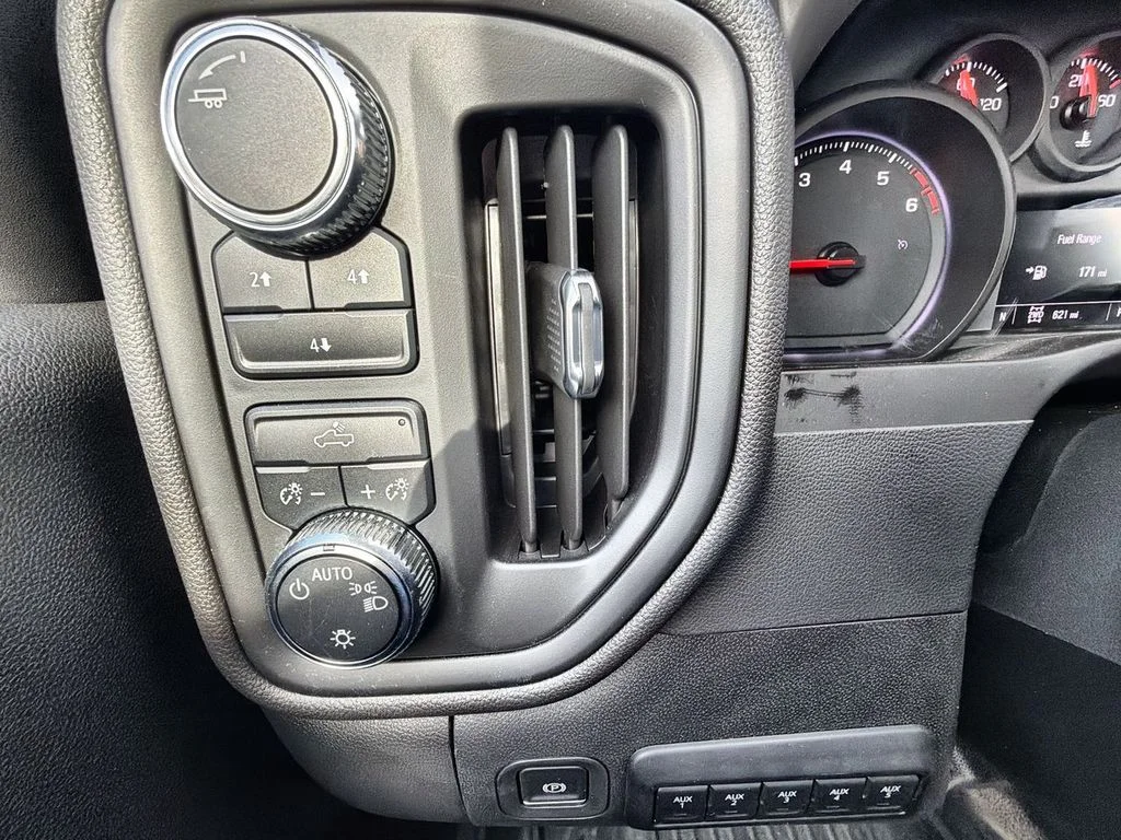 2025 GMC Sierra 3500HD Pro - Photo 18