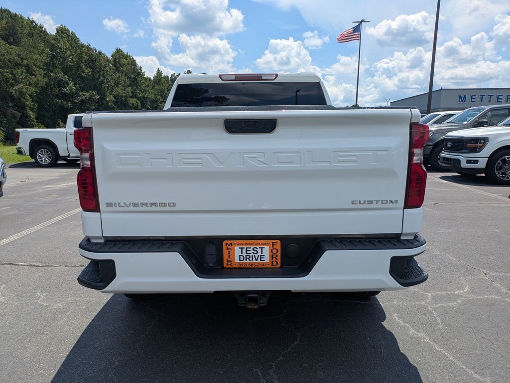 Used 2023 White Chevrolet Custom image 5