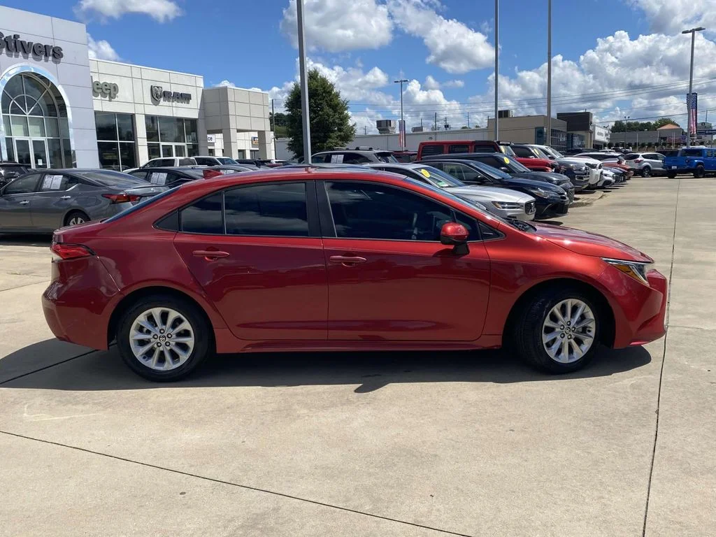 Used 2020 Red Toyota LE image 10