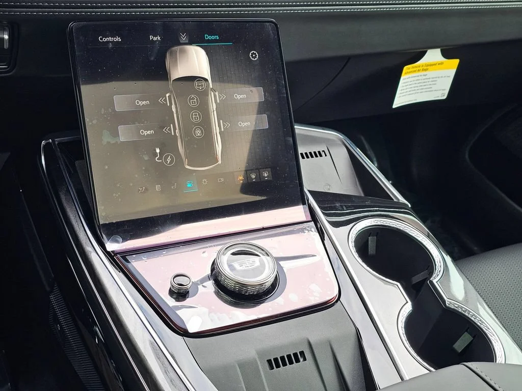 New 2026 Luna Metallic Cadillac Premium Sport image 34
