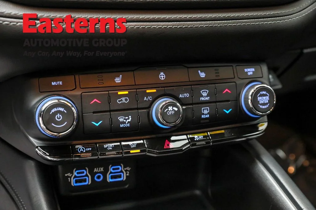 Used 2023 Gray Dodge SXT image 20