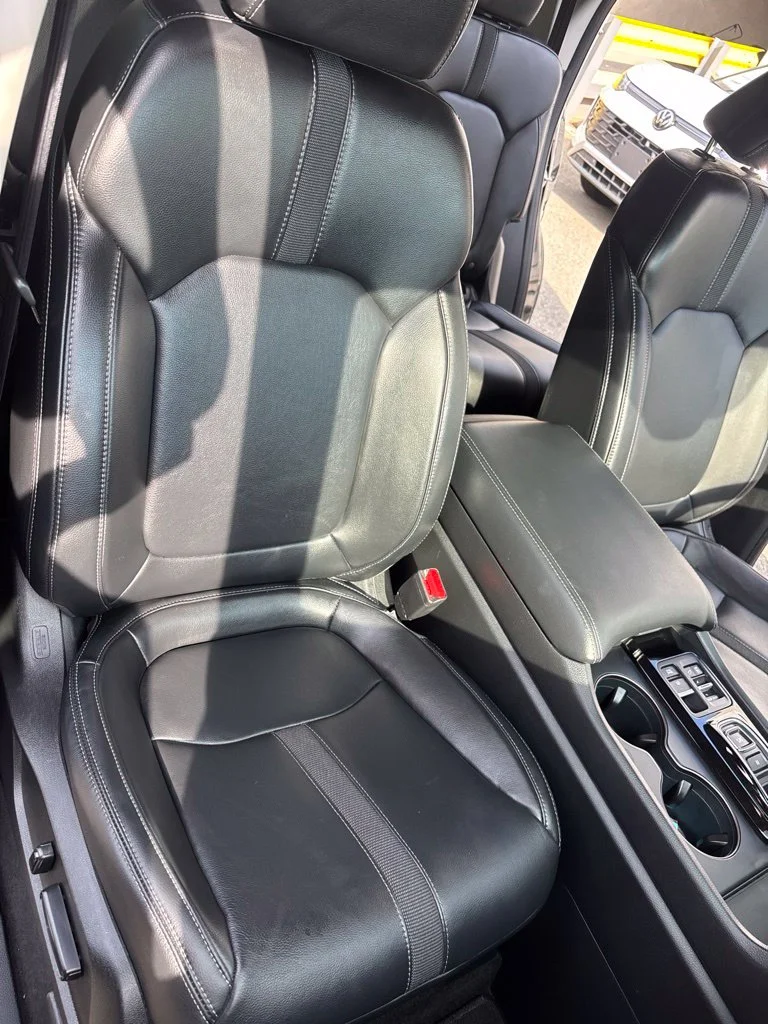 Used 2023 Black Honda EX-L image 31
