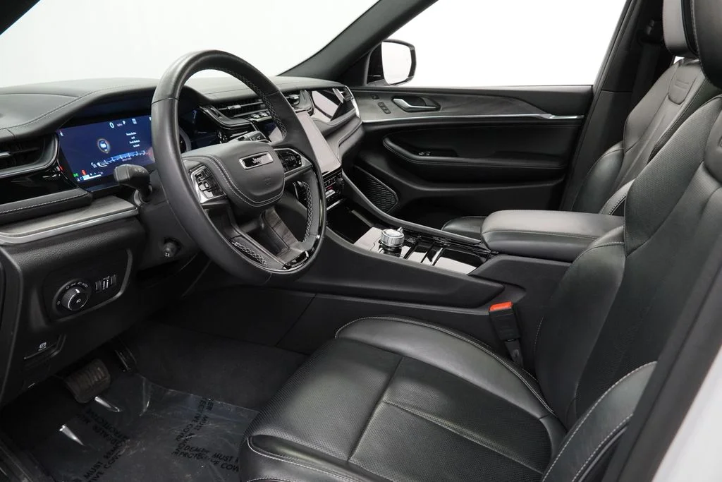 Certified Used 2023 White Jeep Overland image 17