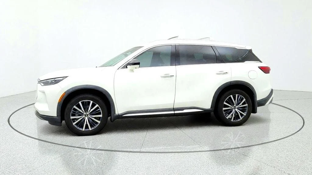 Used 2024 Majestic White INFINITI SENSORY AWD w/ Vision Package & Head-Up Display image 8