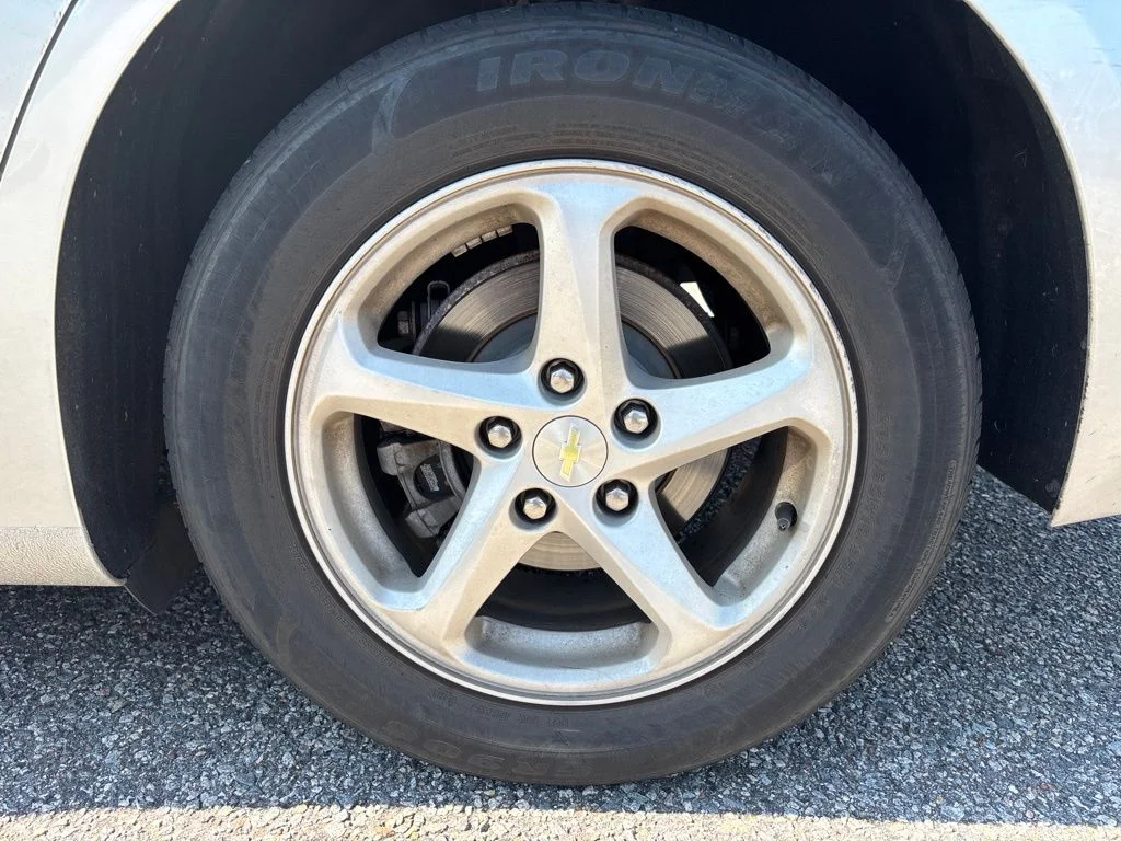 Used 2018 Silver Chevrolet LS image 15