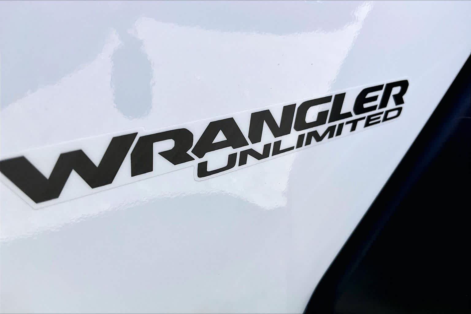 Used 2022 Bright White Clearcoat Jeep Unlimited Rubicon image 19