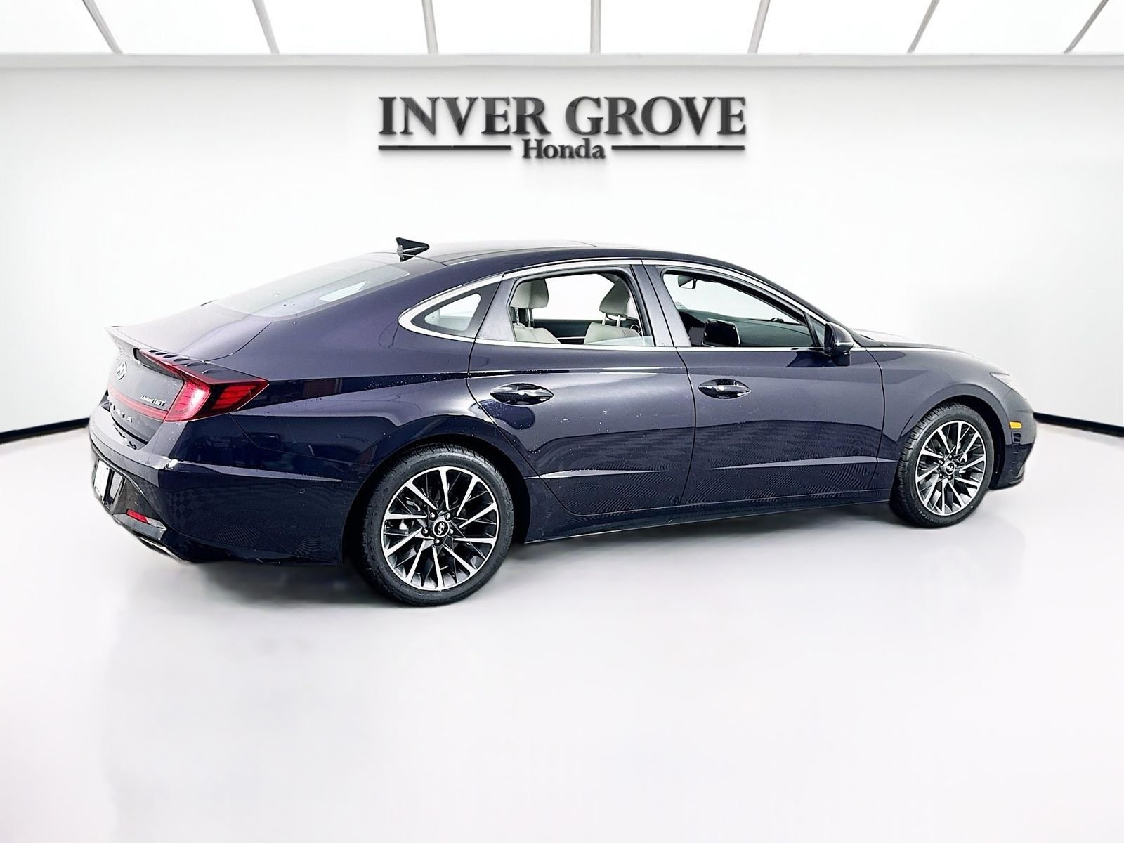 Used 2023 Carbon Blue Hyundai Limited image 5