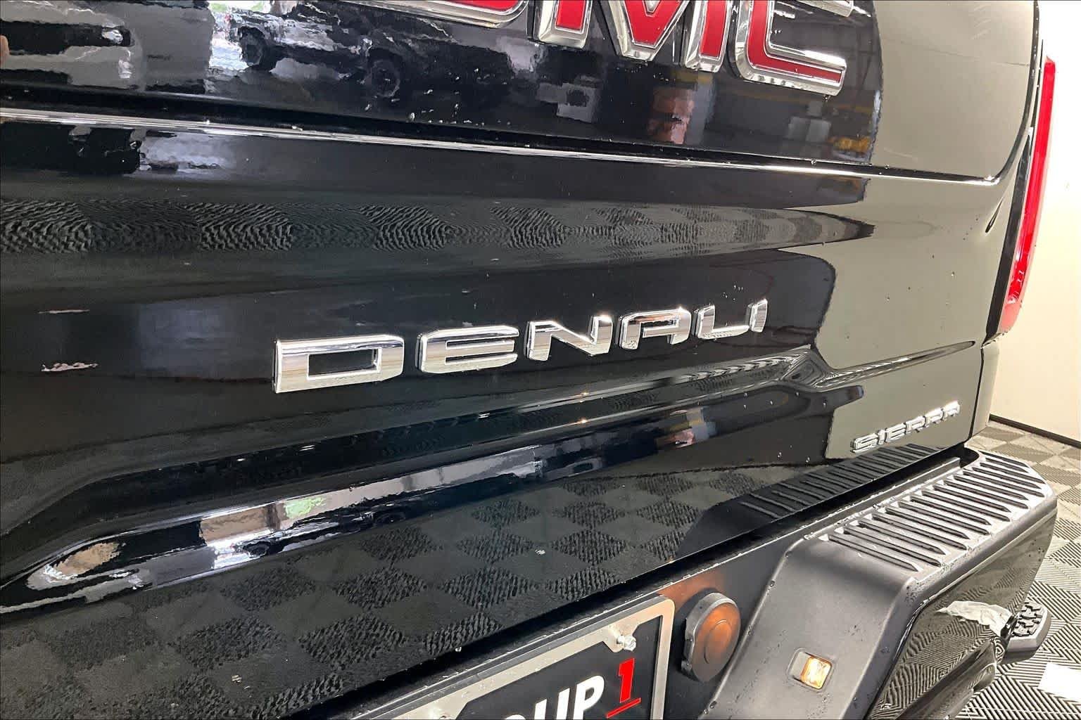 Used 2026 Onyx Black GMC Denali image 10