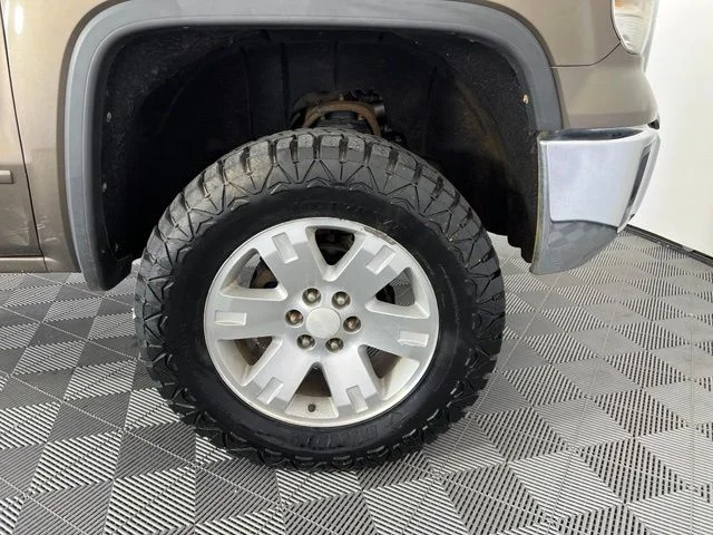 Used 2015 Brown GMC SLE image 38