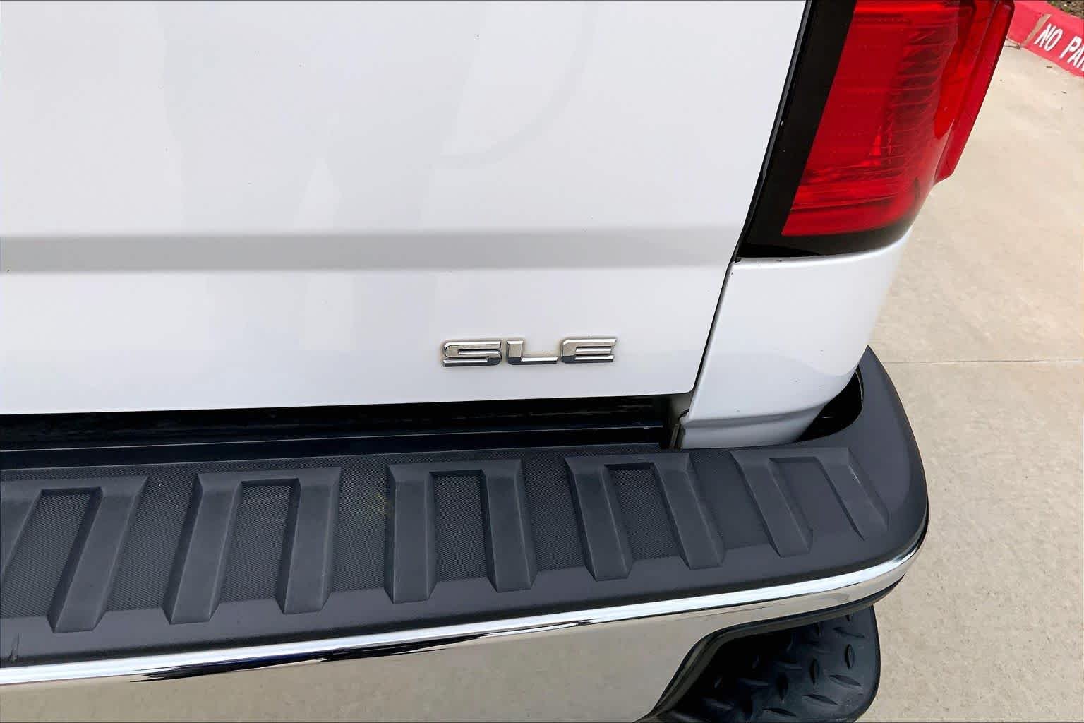 Used 2015 Summit White GMC SLE image 10
