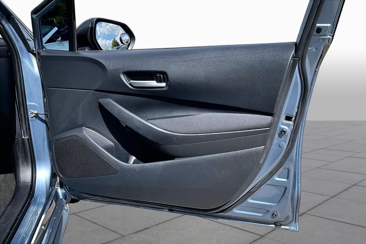 Used 2020 Celestite Toyota LE image 22