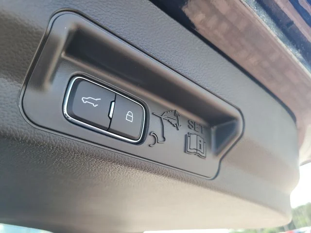New 2027 Black Metallic Ford ST-Line image 10