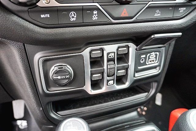 New 2026 Bright White Clear-Coat Exterior Paint Jeep Sport image 33