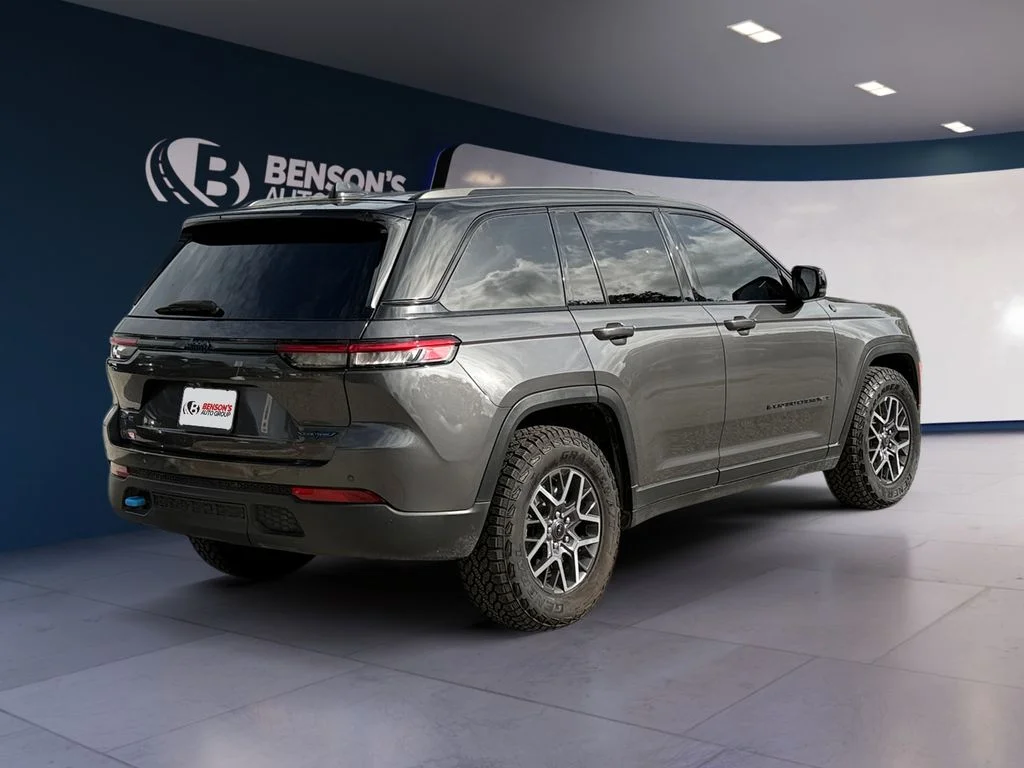 Used 2022 Gray Jeep Trailhawk 4xe image 5