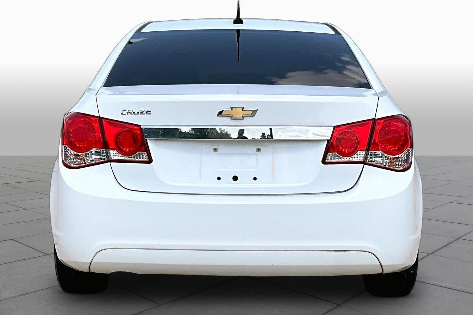 Used 2013 Summit White Chevrolet LS image 5