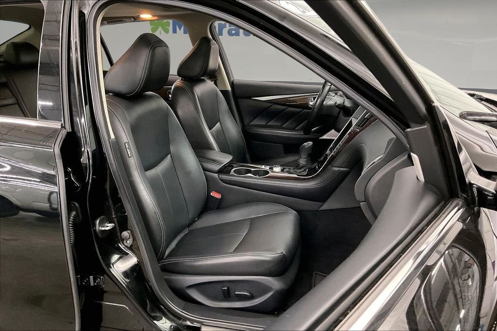 Used 2018 Black INFINITI 3.0t LUXE image 10