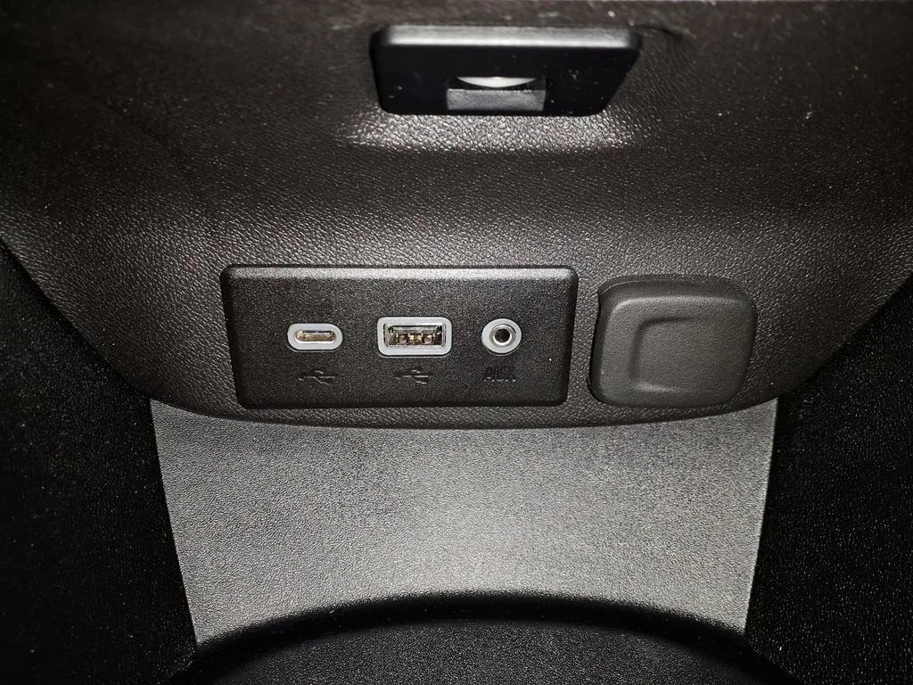 Used 2024 Summit White Chevrolet FL image 23