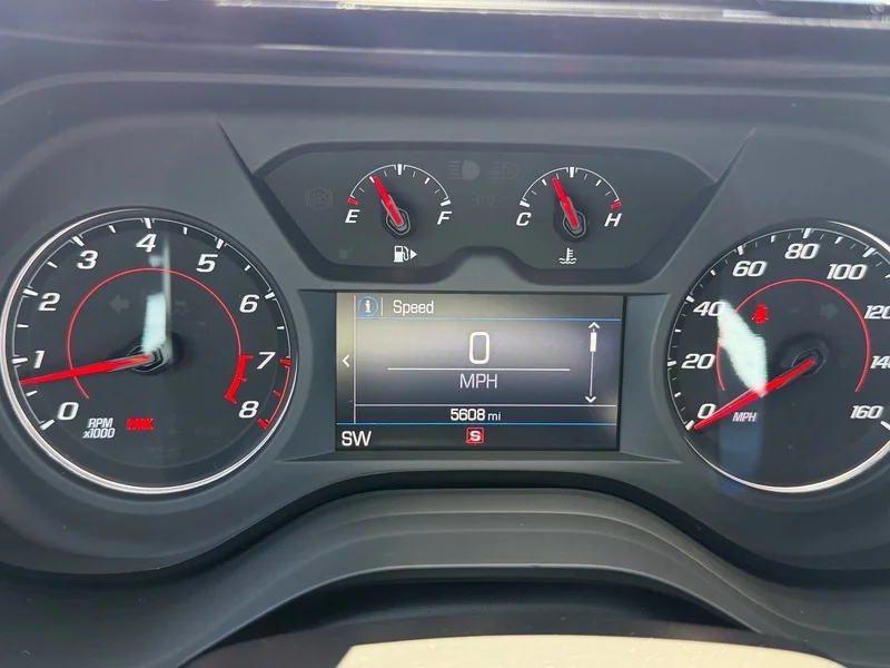 Used 2021 RED HOT Chevrolet 1LT image 9
