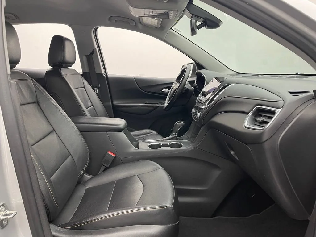 Used 2020 SILVER ICE METALLIC Chevrolet Premier image 32