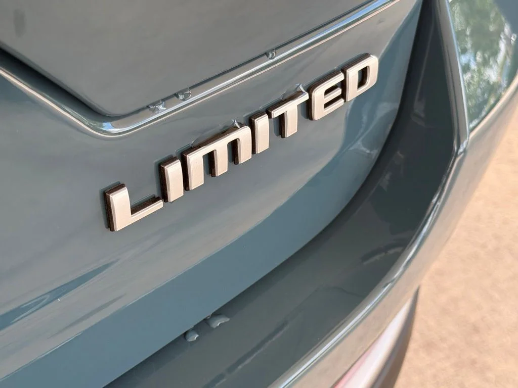 New 2026 Steel Blue Exterior Paint Jeep Limited image 36
