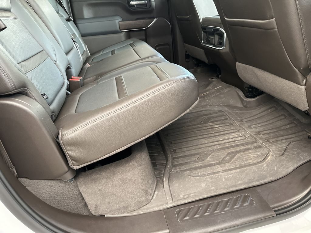 Used 2022 White GMC Denali image 36