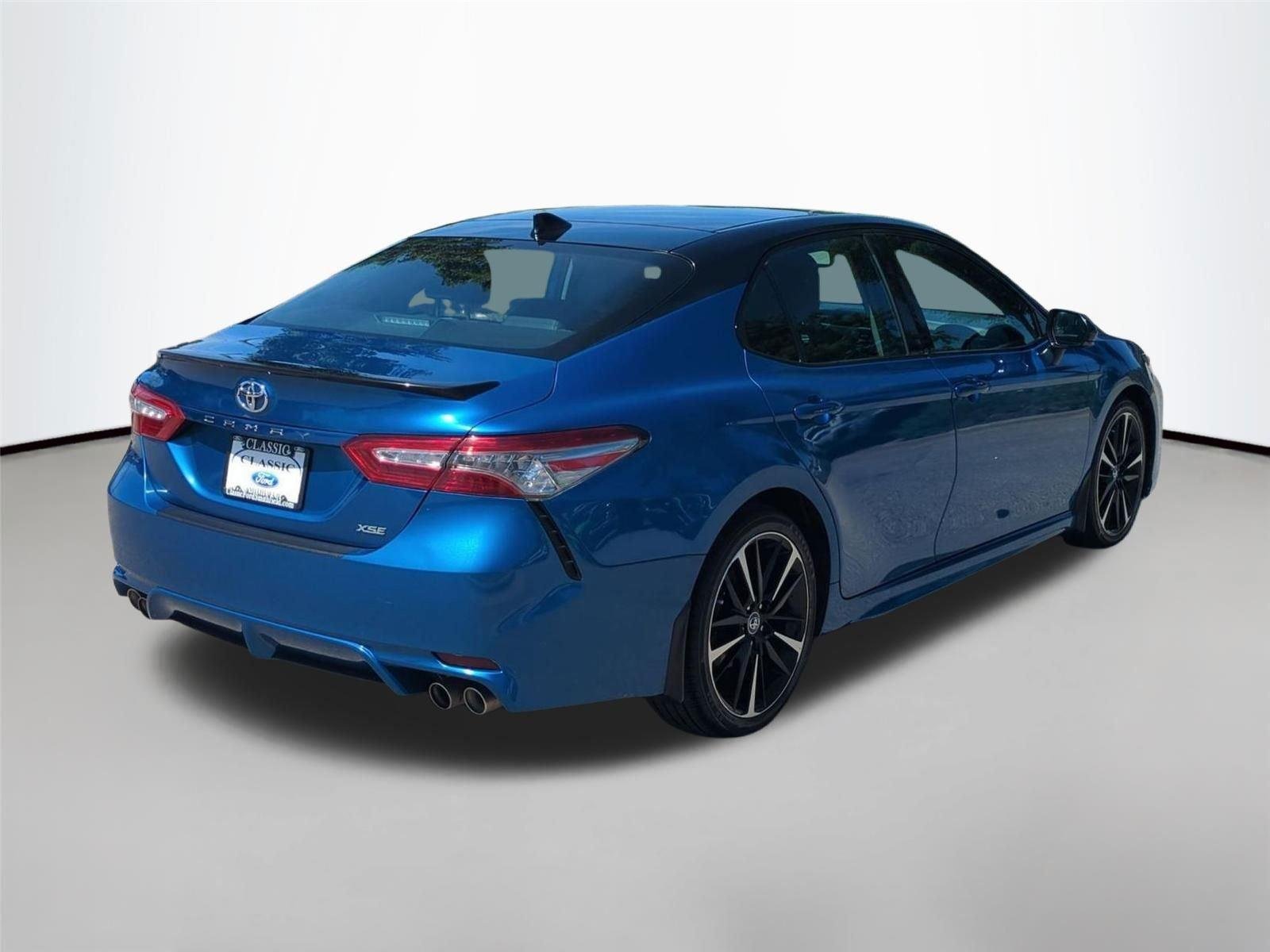 Used 2019 Blue Streak/Midnight Black Metallic Toyota XSE image 5