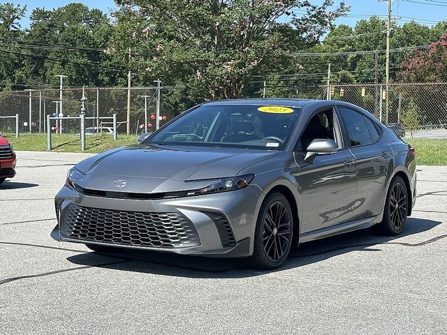 Certified Used 2025  Toyota SE image 4