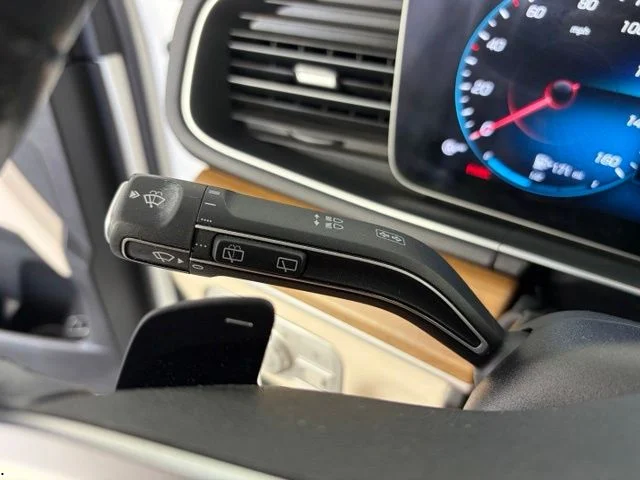 Used 2022 White Mercedes-Benz GLE 350 image 28