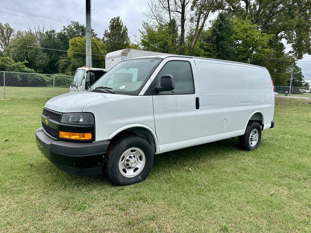 2026 Chevrolet Express Cargo Work Van - Photo 8