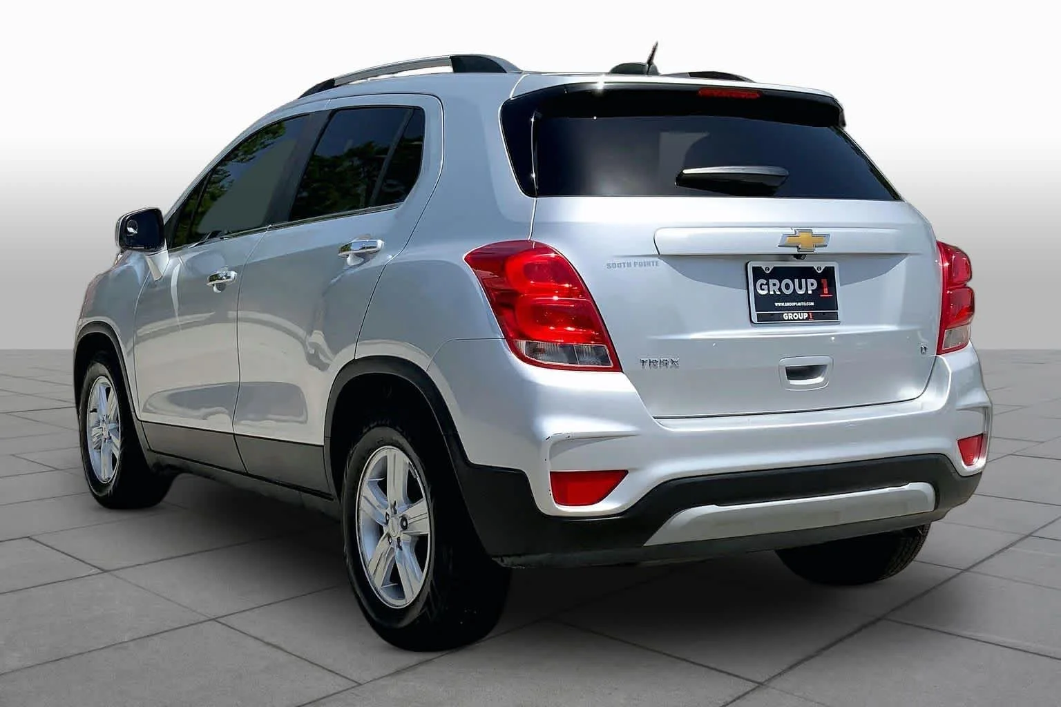 Used 2017 Silver Ice Metallic Chevrolet LT image 12