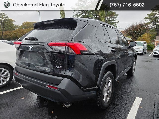 2023 Toyota RAV4 XLE photo 4