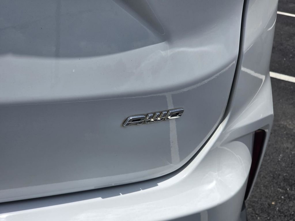 Used 2023 Oxford White Ford SE image 49