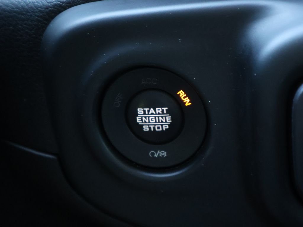 Used 2021 Granite Crystal Metallic Clearcoat Jeep Mojave image 29