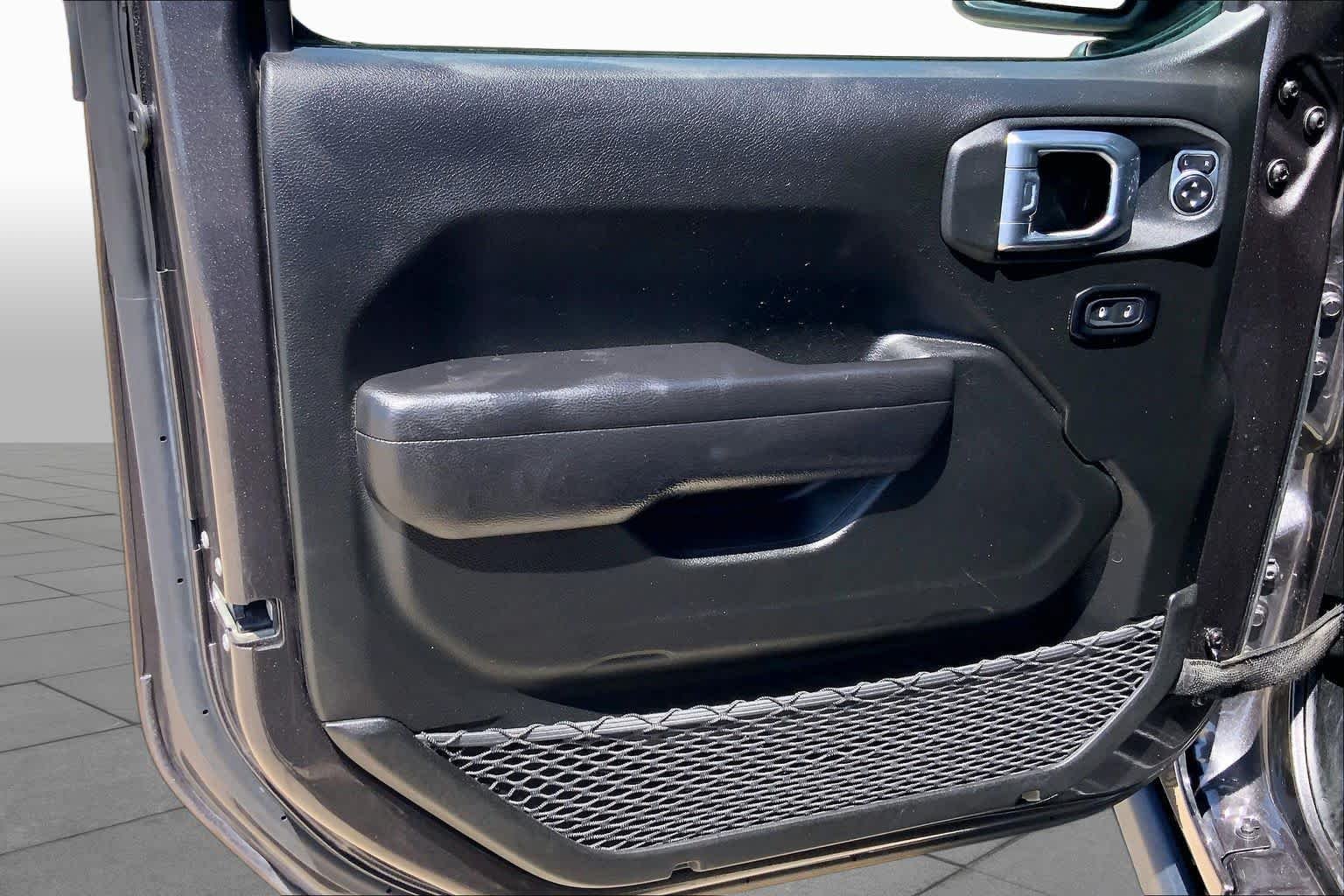 Used 2024 Granite Crystal Metallic Clearcoat Jeep Rubicon image 21