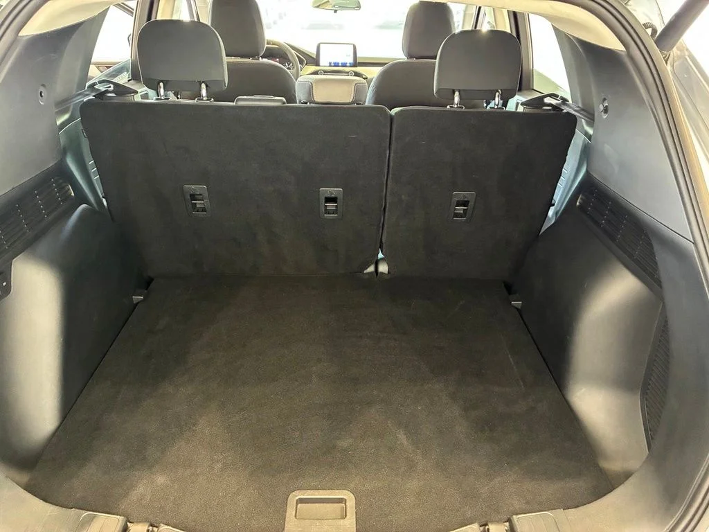 Used 2022 Blue Ford SE image 38