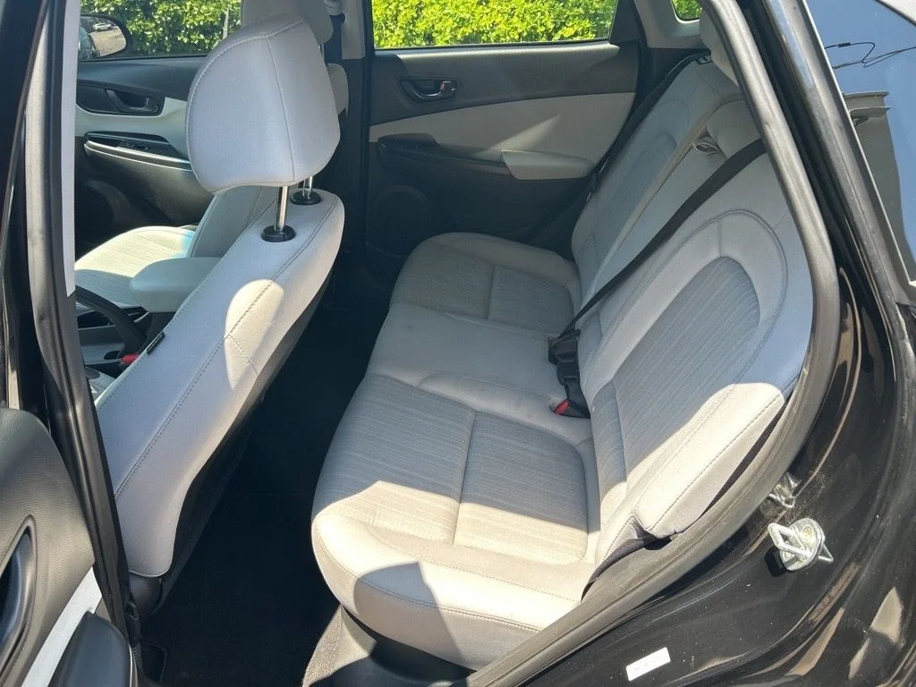 Used 2023 Black Hyundai SEL image 19
