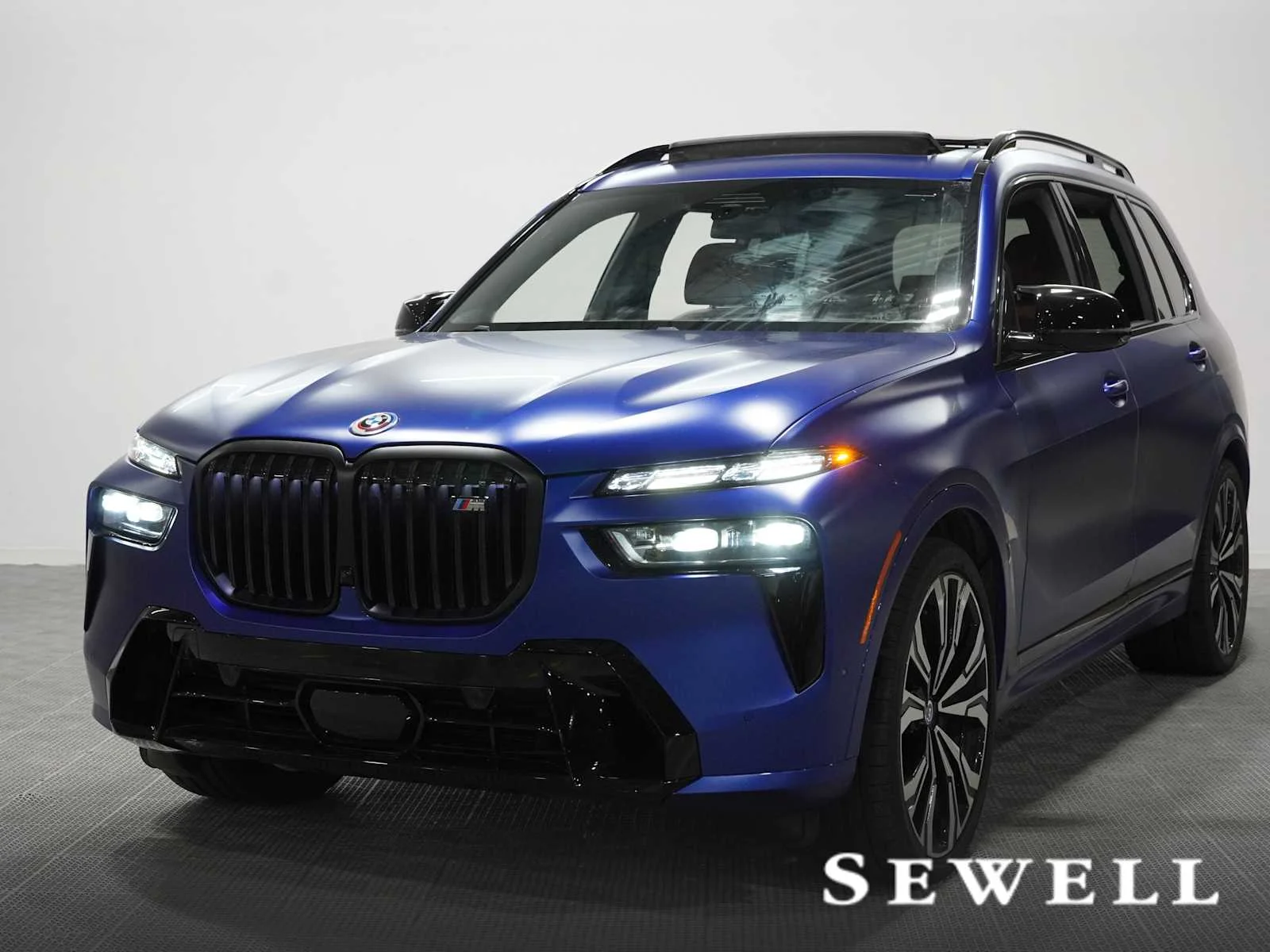2025 BMW X7 M60i