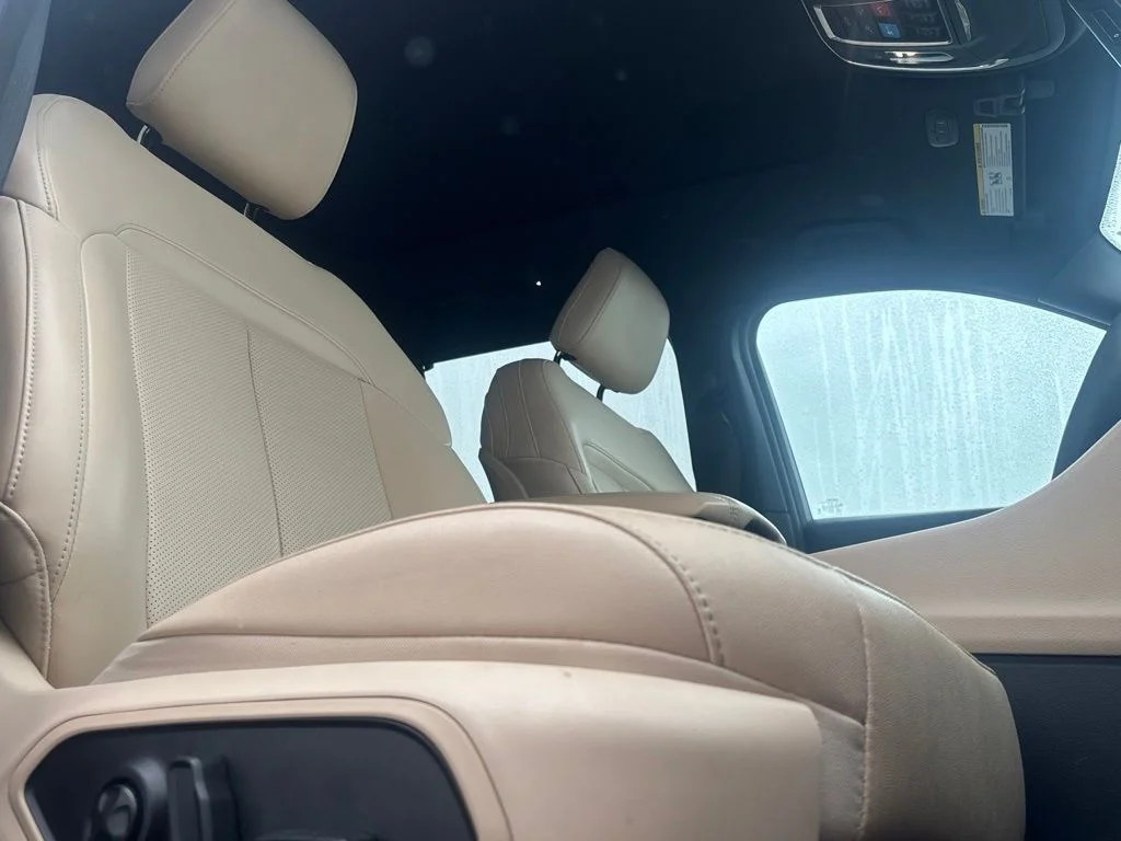 Used 2024 Gray Jeep Limited image 31