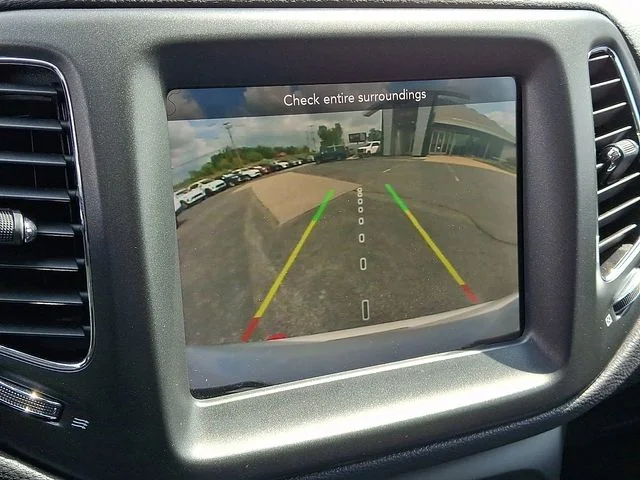 Used 2020 White Jeep Trailhawk image 18