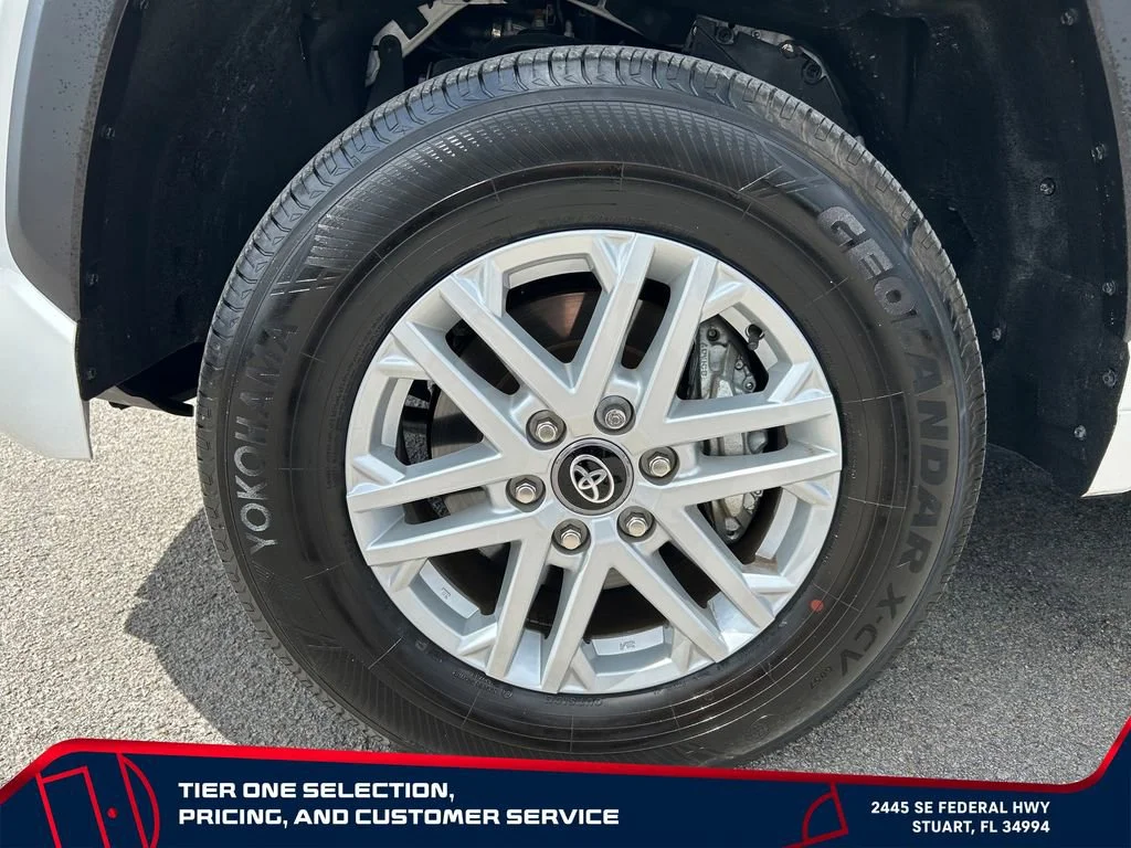 Used 2025 White Toyota SR5 image 21