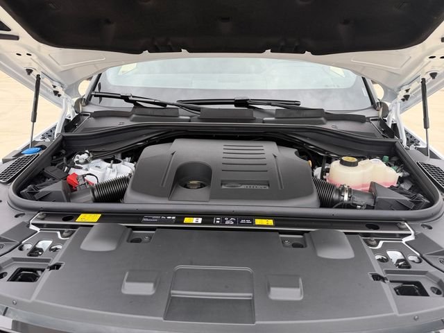 New 2026 Ostuni Pearl White Land Rover Dynamic SE image 19