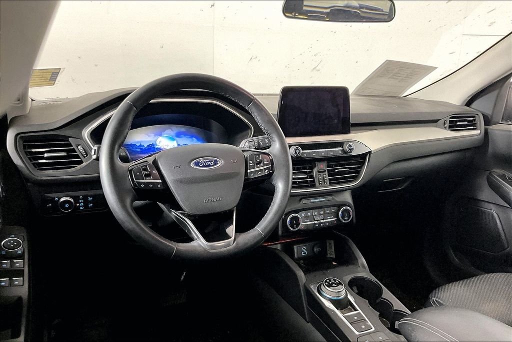 Used 2022 Black Ford SEL image 2