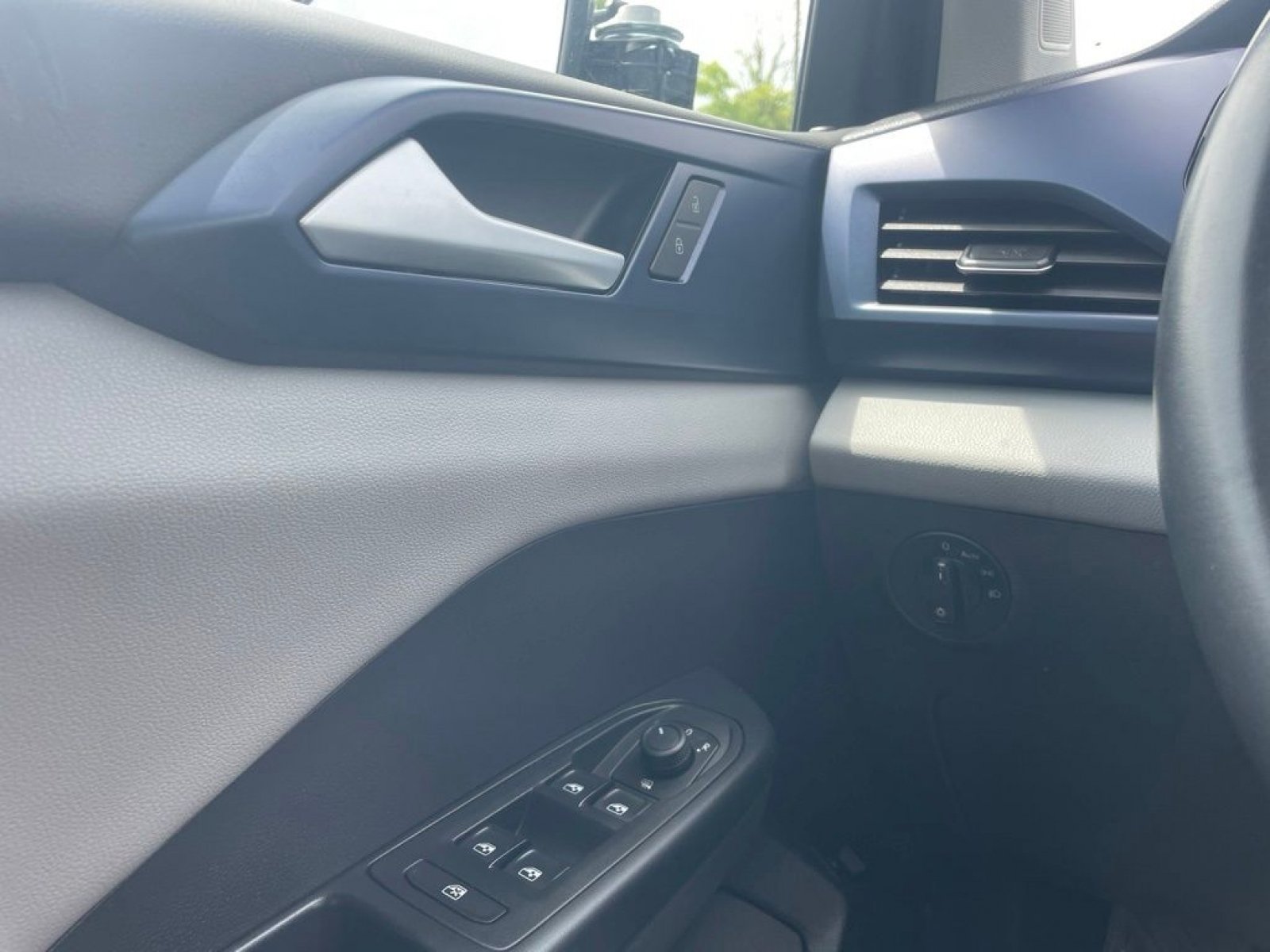 Used 2022 Gray Volkswagen 1.5T SE image 15