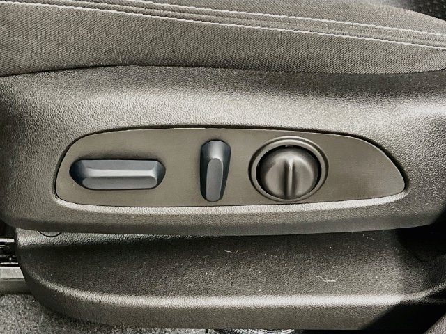 2023 GMC Terrain SLE - Photo 11
