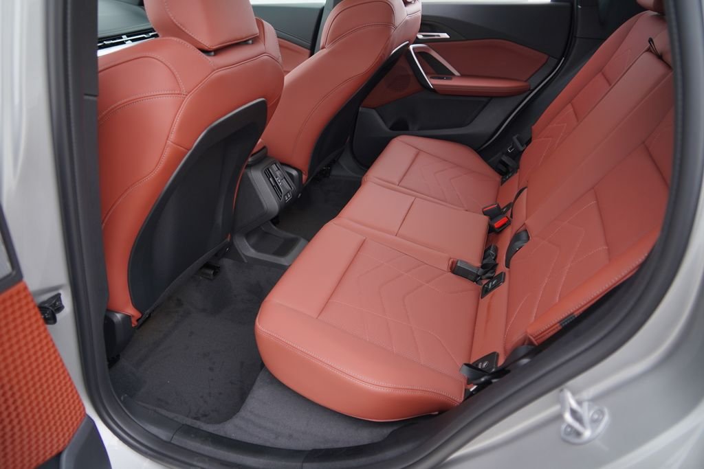 New 2026 Space Silver Metallic BMW xDrive28i image 19