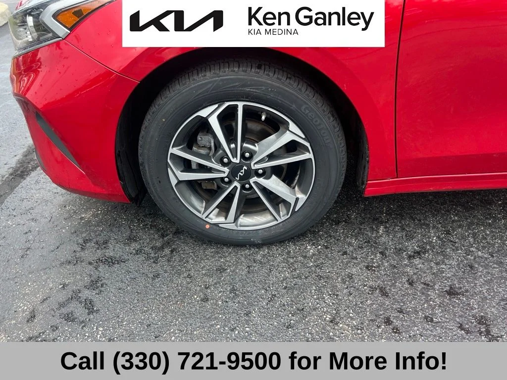 2023 Kia Forte LXS - Photo 17
