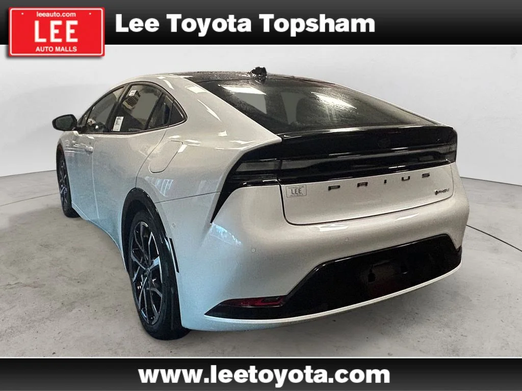 New 2026 Wind Chill Prl Toyota XSE Premium image 3