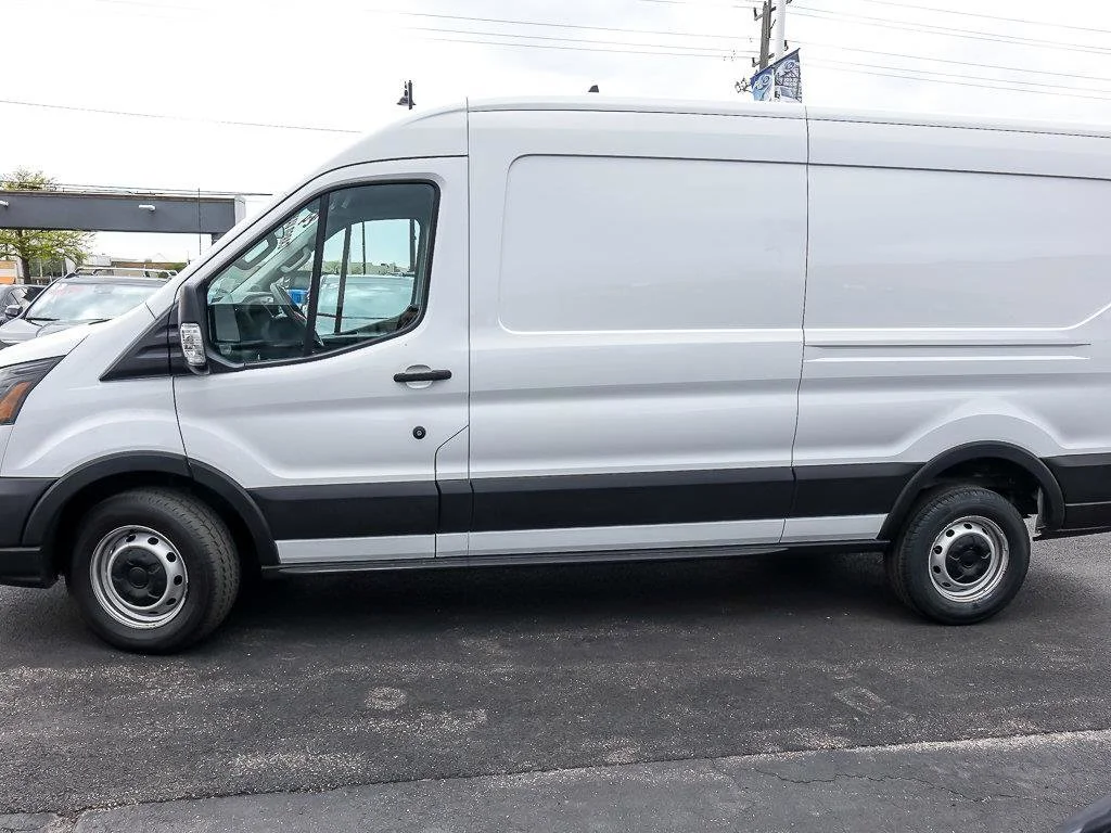 Used 2024 Oxford White Ford Base image 7