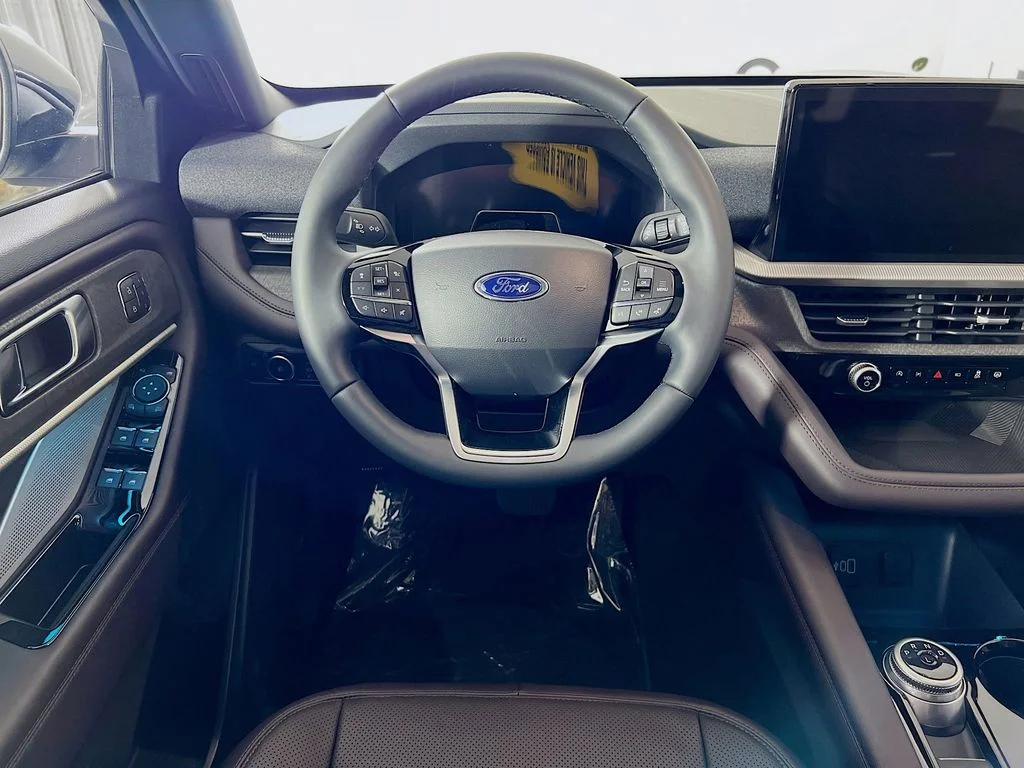 New 2026 Carbonized Gray Metallic Ford Platinum image 29